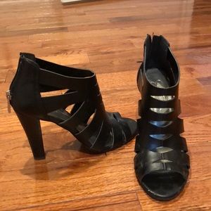 Jessica Simpson black heels